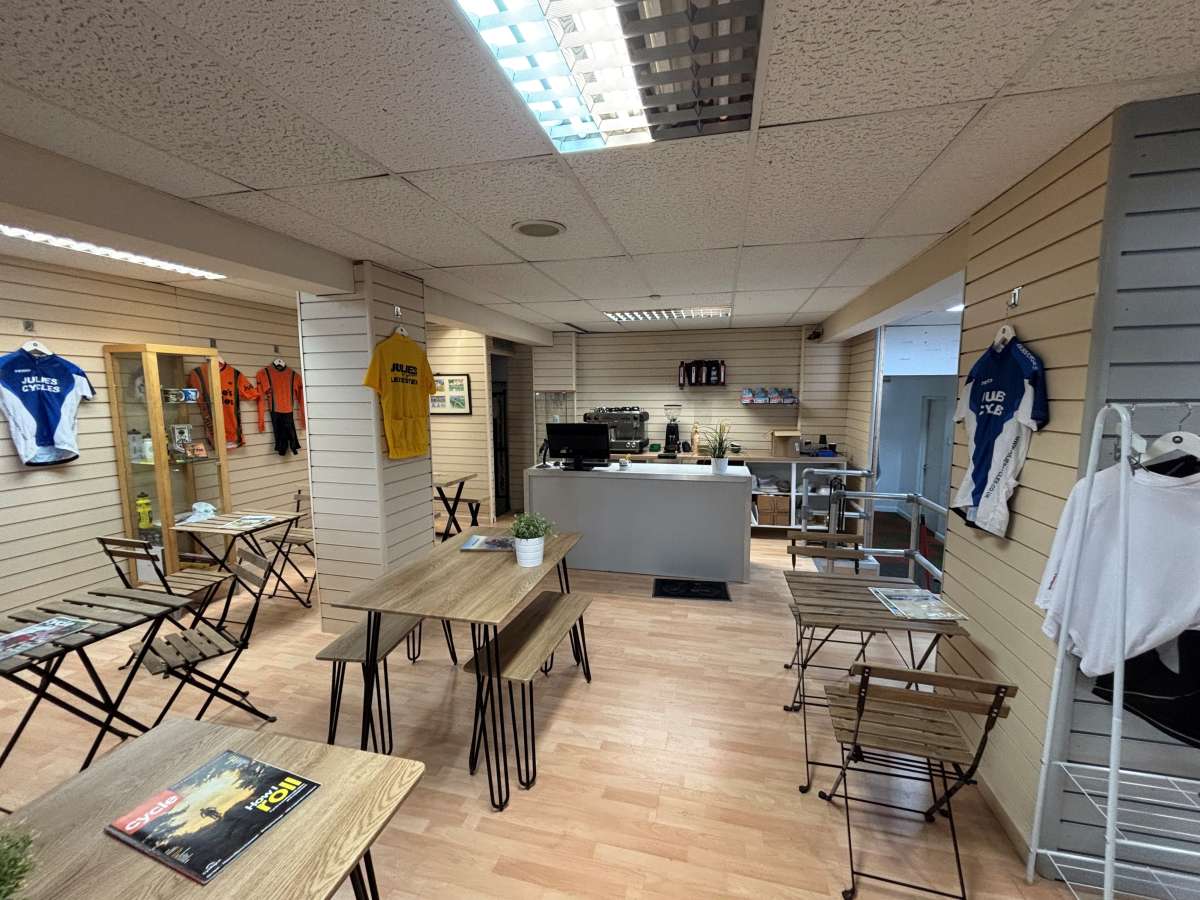 Retail/Shop in Leicester - photo 2