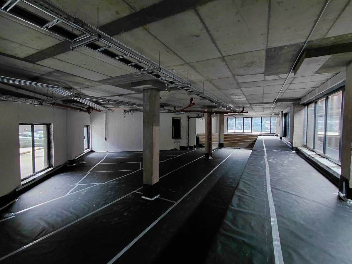 Retail/Shop in Bristol - photo 2