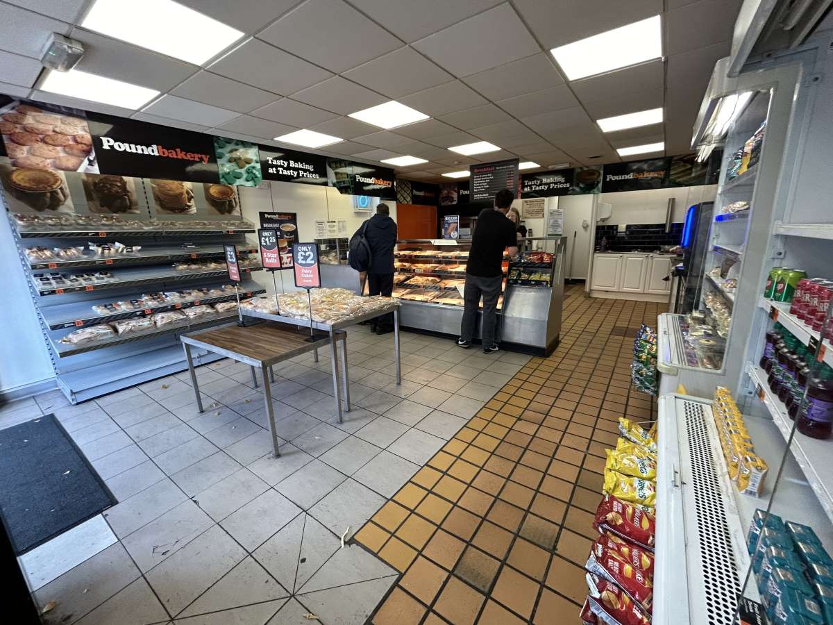 Retail/Shop in Sale - photo 2