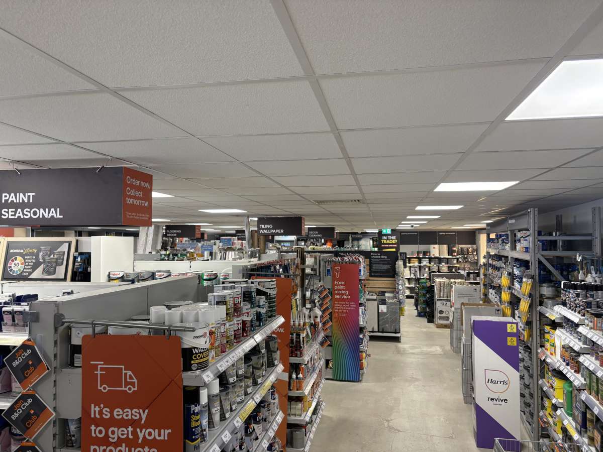 Retail/Shop in Staines - photo 2