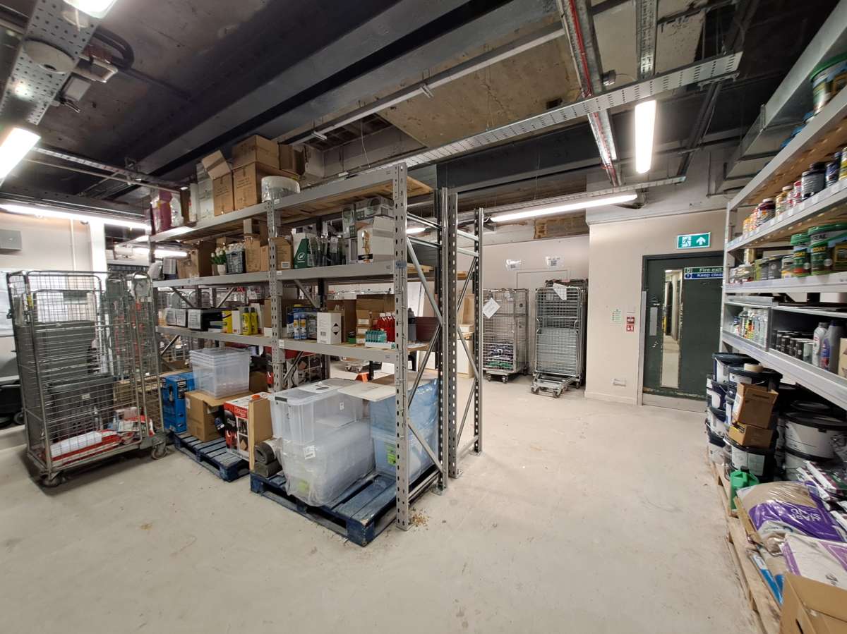 Retail/Shop in Staines - photo 3