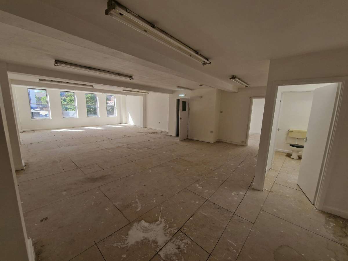 Retail/Shop in Gosport - photo 3