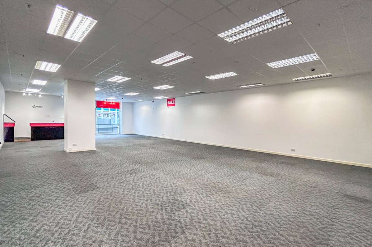 Retail/Shop in Bournemouth - photo 2