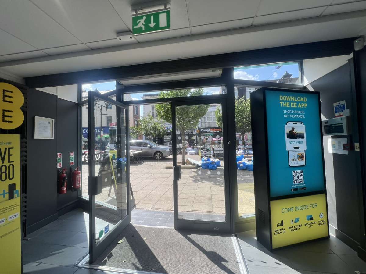 Retail/Shop in Rotherham - photo 2