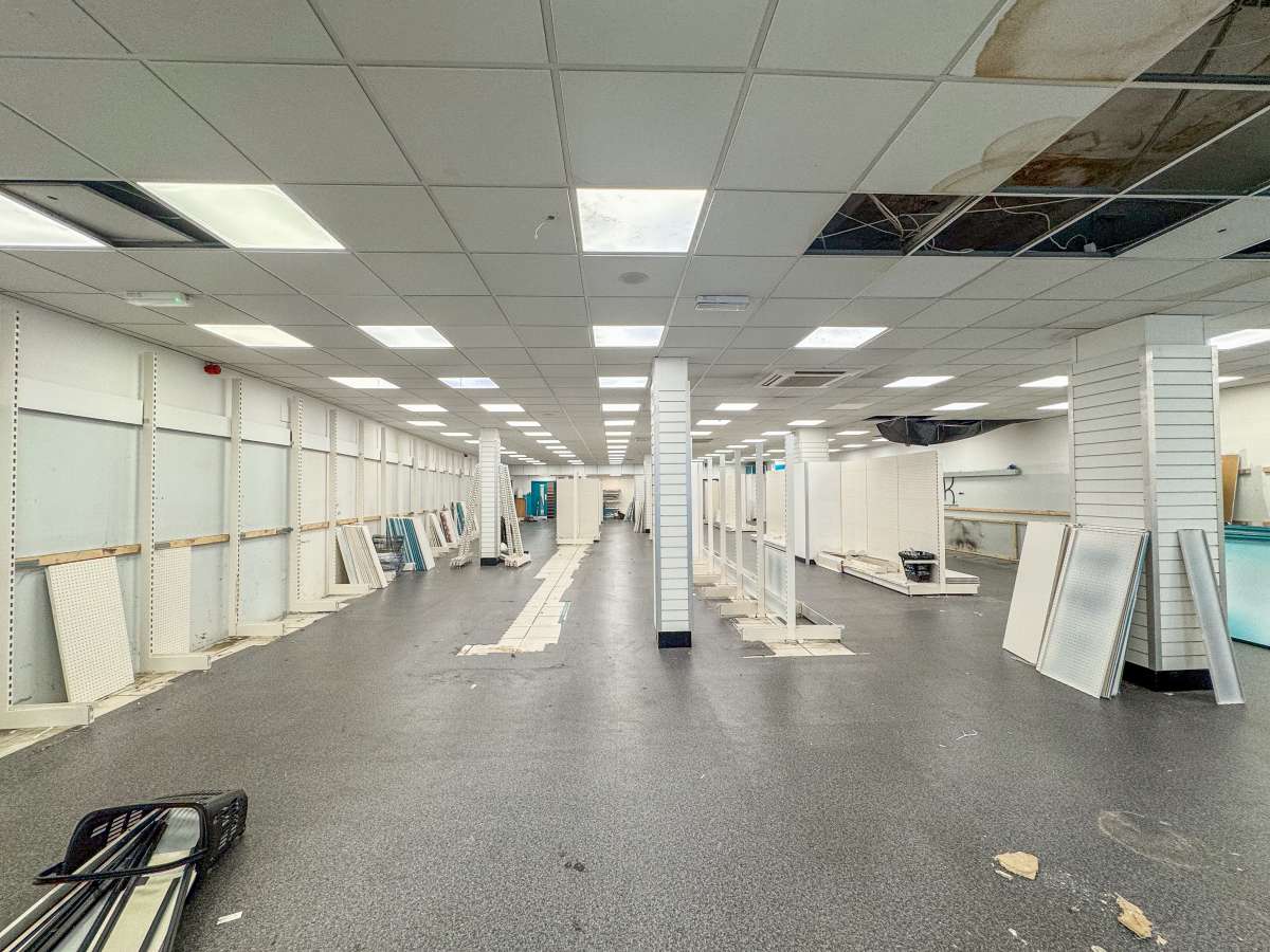 Retail/Shop in Falmouth - photo 4