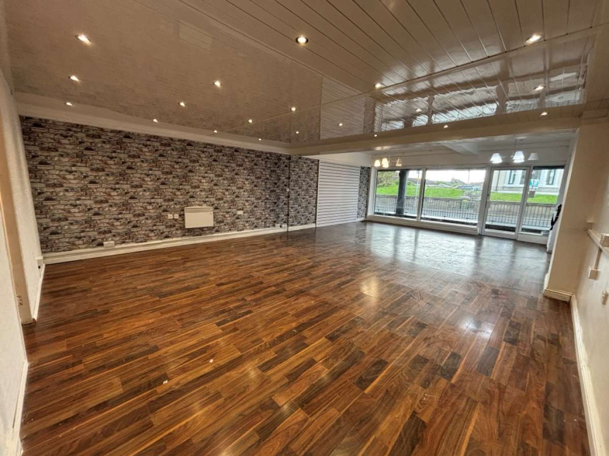 Retail/Shop in Irvine - photo 2