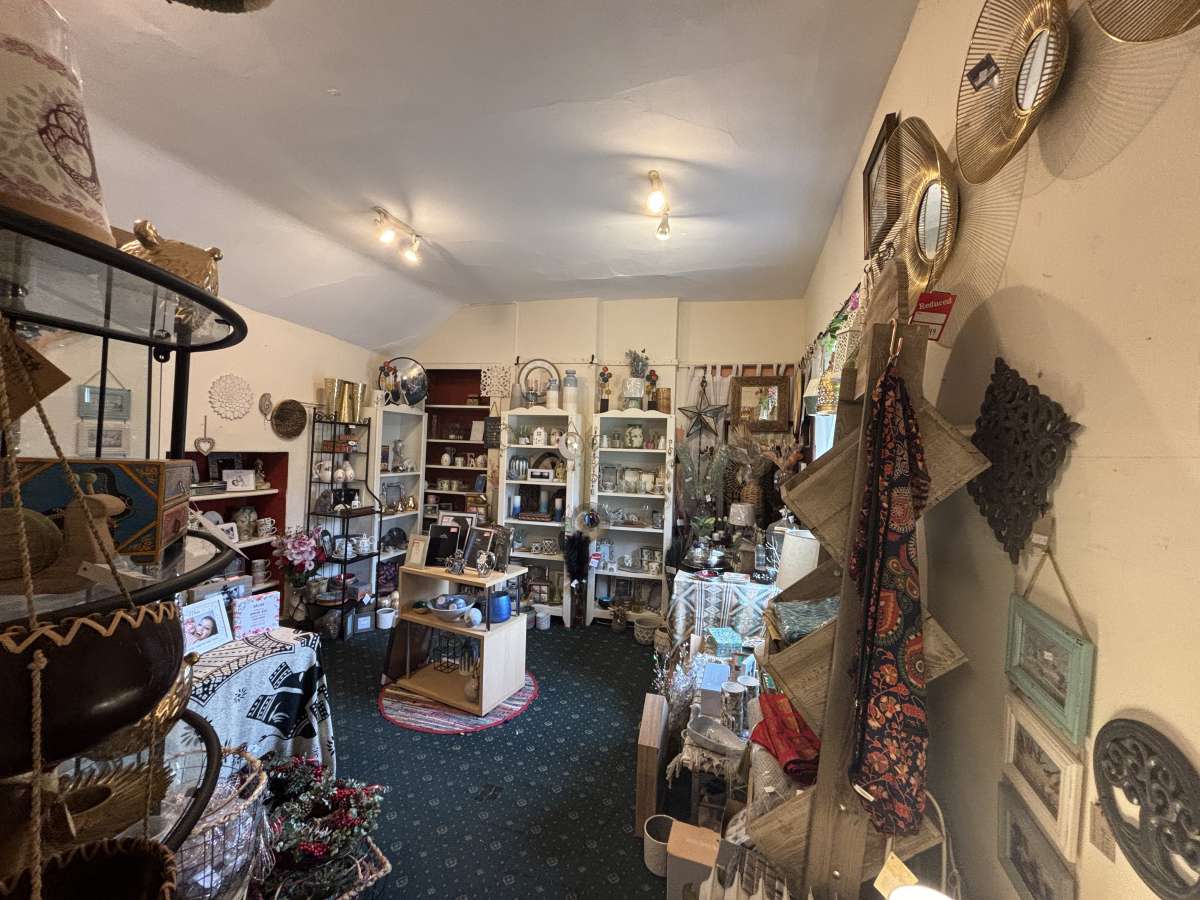 Retail/Shop in Midsomer Norton - photo 3