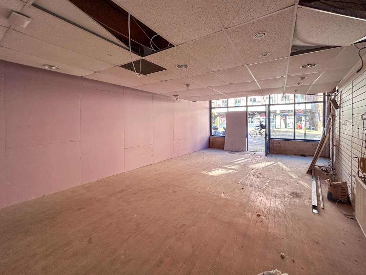 Retail/Shop in Bournemouth - photo 3