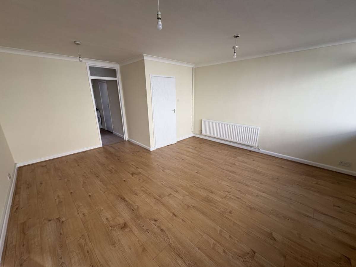 Retail/Shop in Bournemouth - photo 3