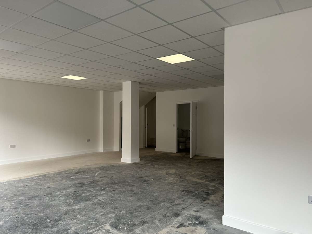 Retail/Shop in Stourbridge - photo 2