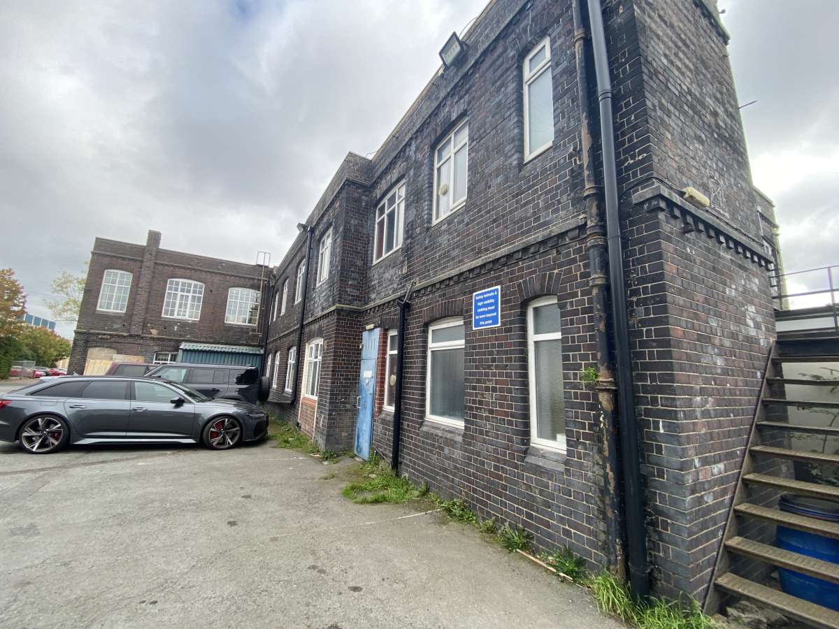 Retail/Shop in Oldbury - photo 4