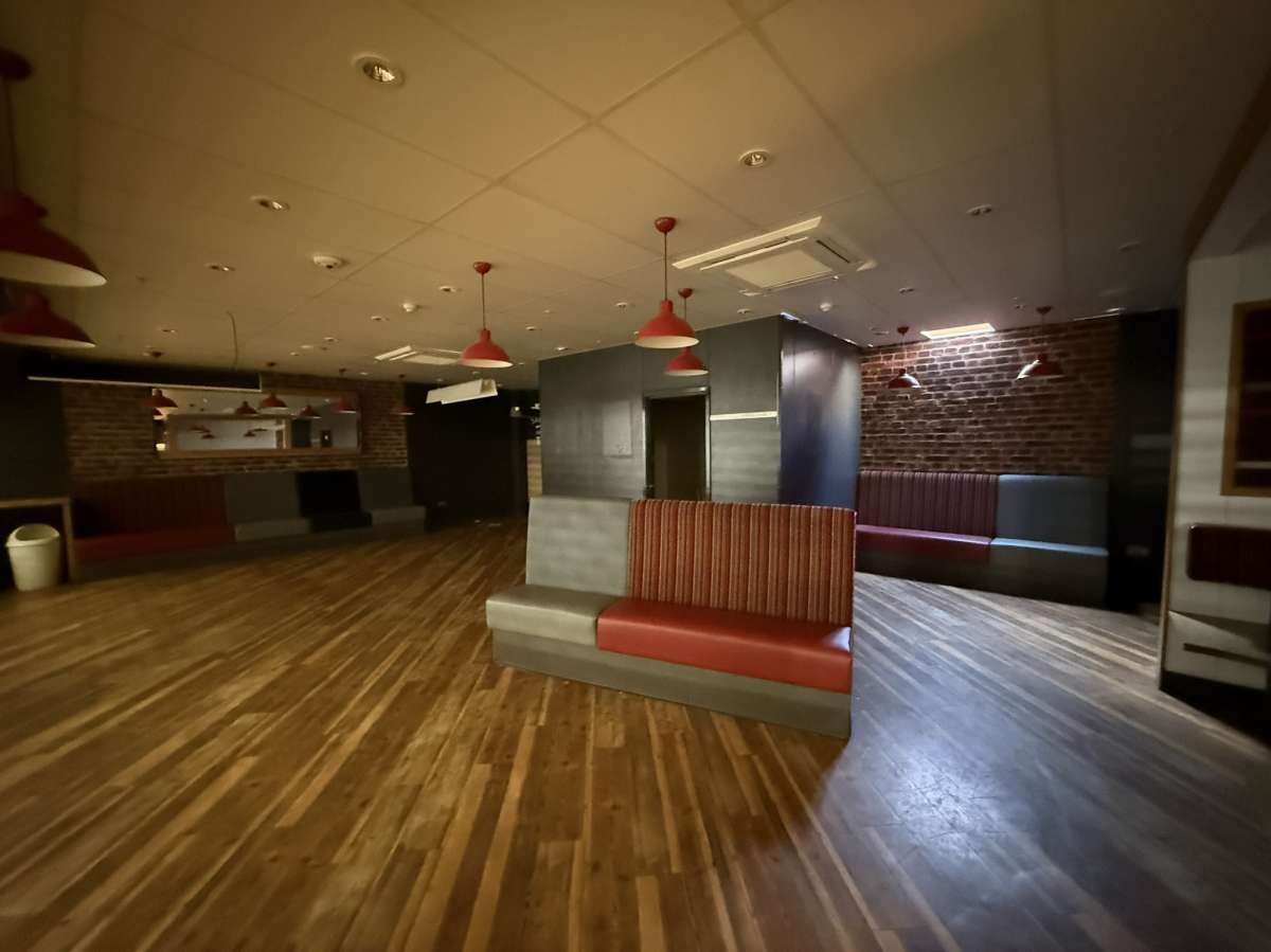 Retail/Shop in Hinckley - photo 4