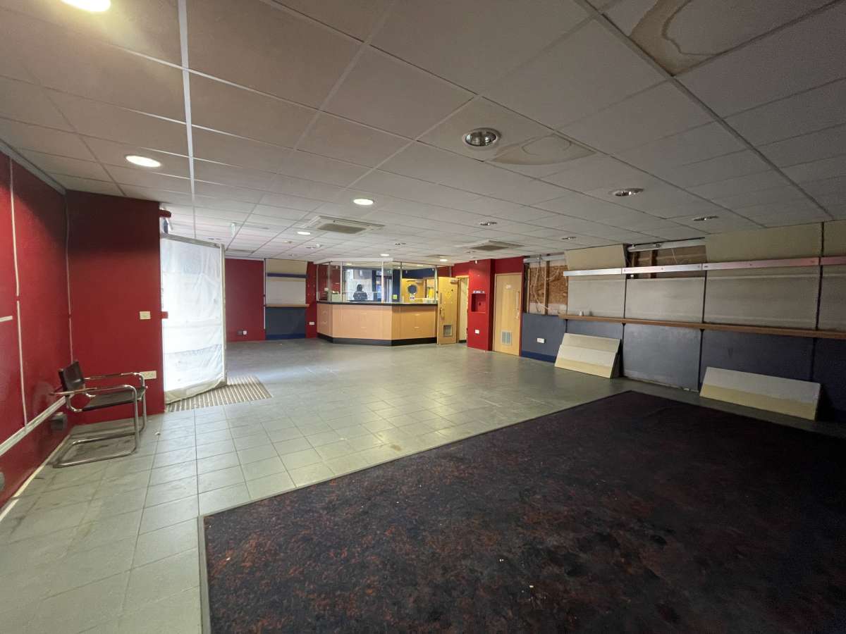 Retail/Shop in Haverhill - photo 4