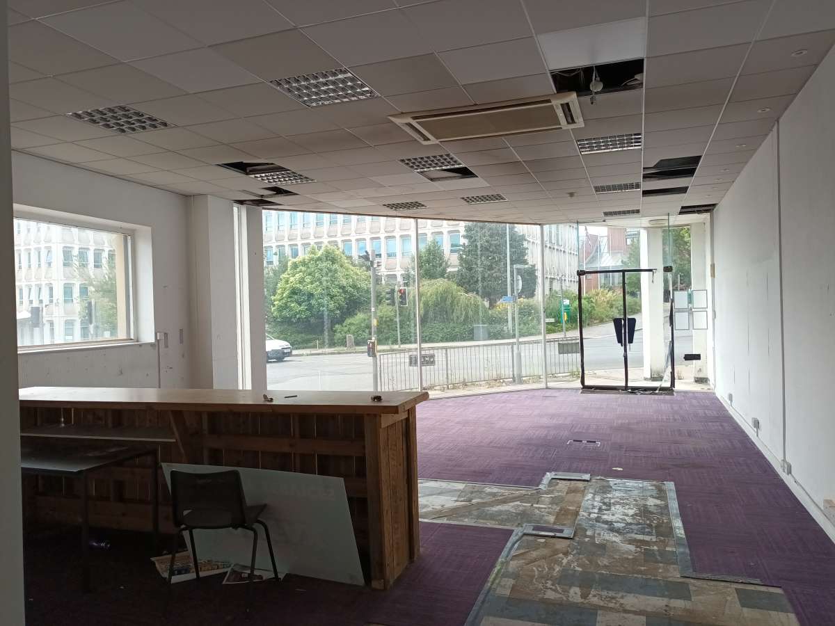 Retail/Shop in Exeter - photo 3