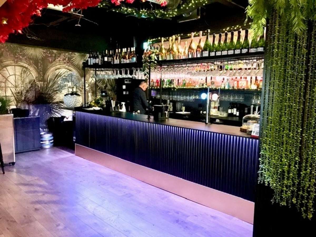 Retail/Shop in Plymouth - photo 4