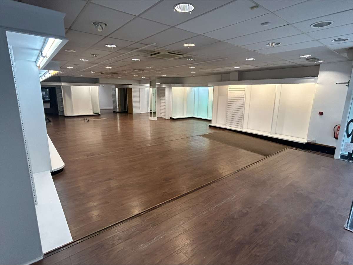 Retail/Shop in Derby - photo 3