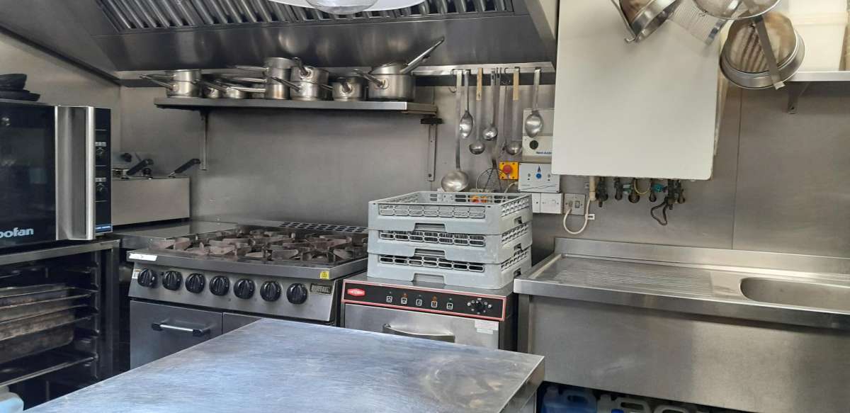 Retail/Shop in Deal - photo 4