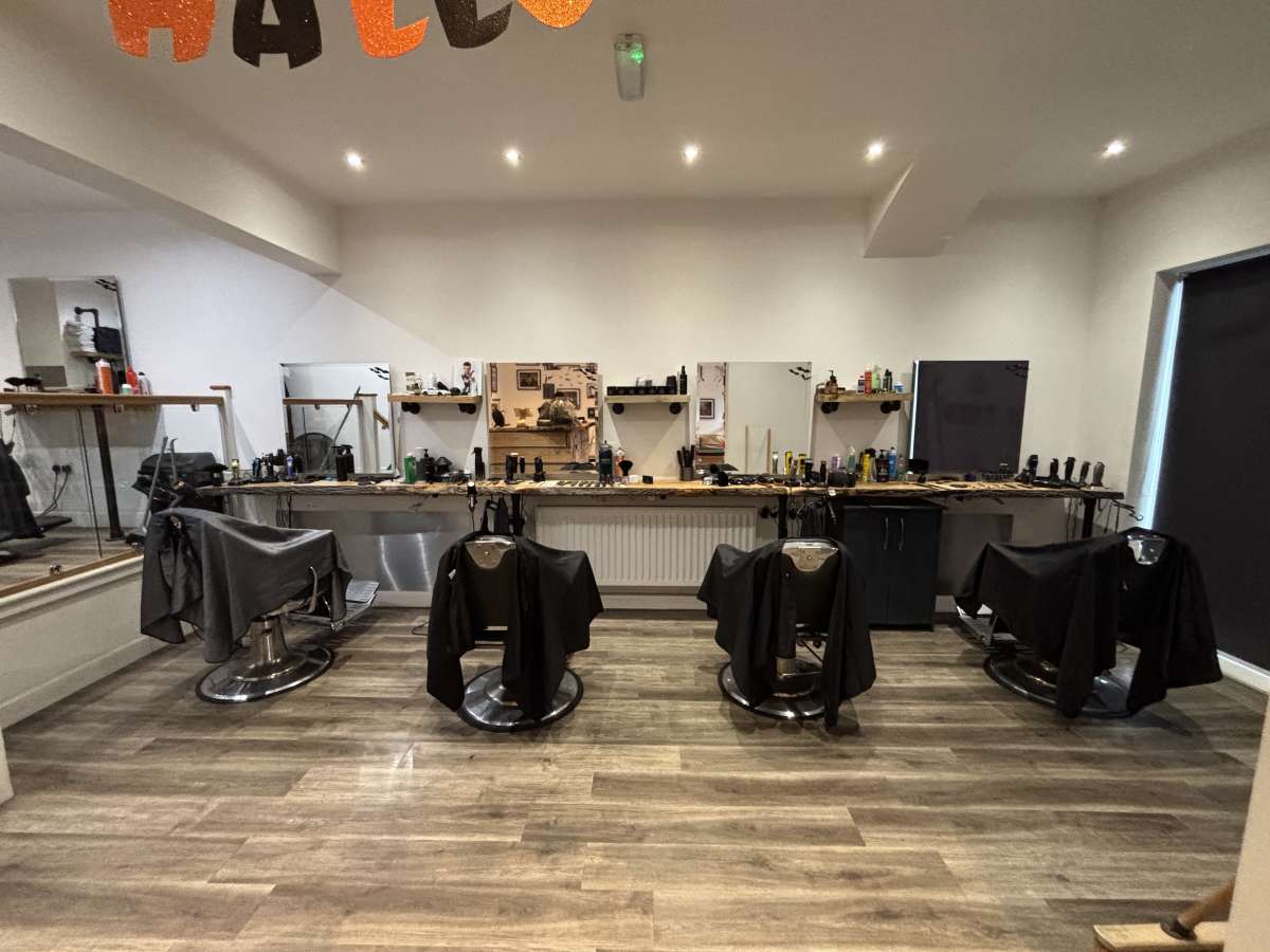 Retail/Shop in Halifax - photo 4