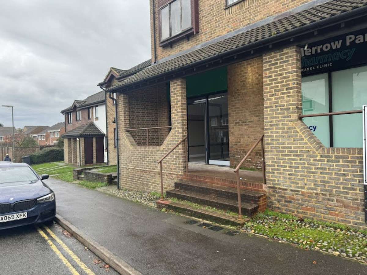 Retail/Shop in Guildford - photo 2