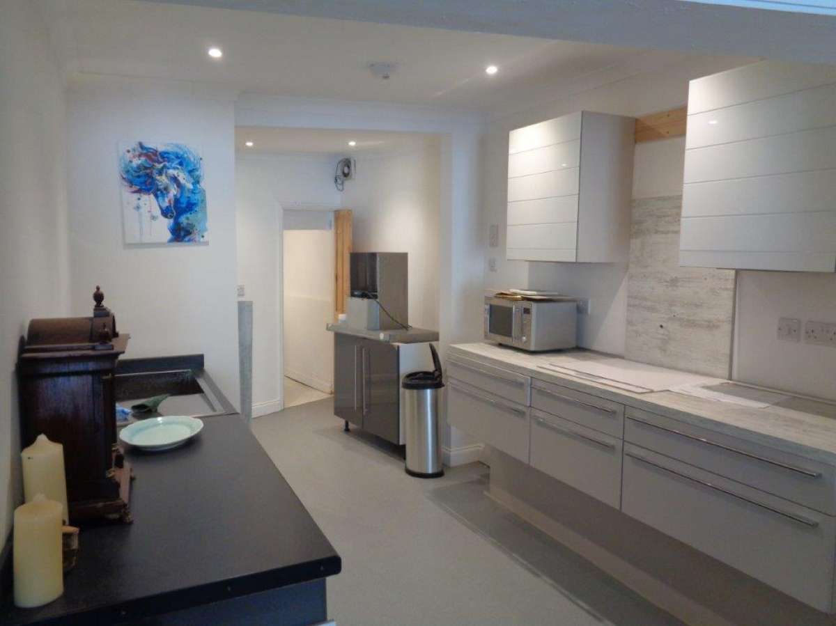 Retail/Shop in Exeter - photo 2