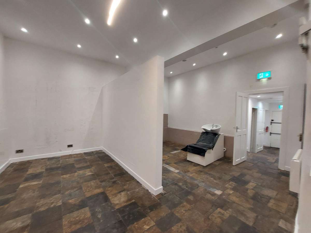 Retail/Shop in Edinburgh - photo 2