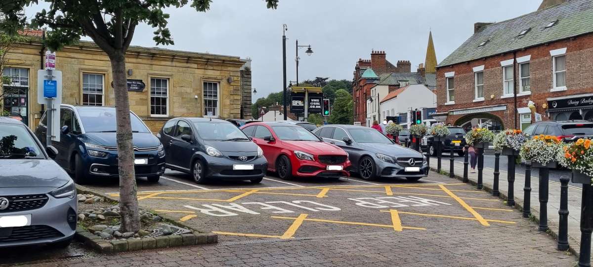 Retail/Shop in Whitby - photo 2