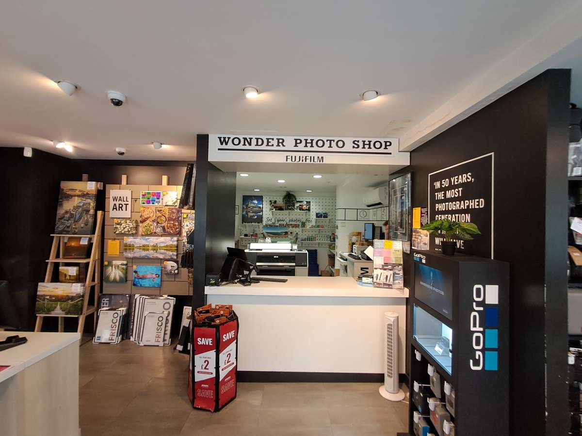 Retail/Shop in Kingston Upon Thames - photo 4