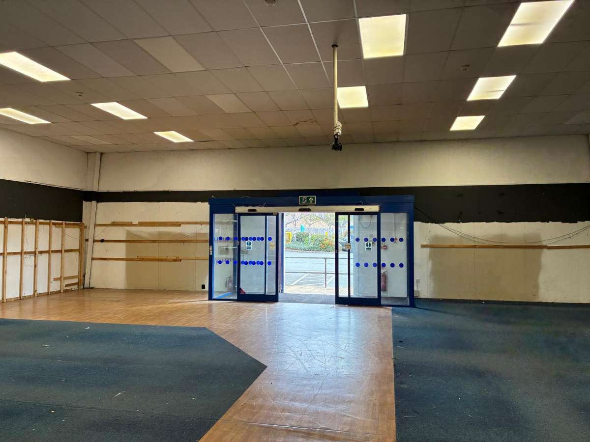 Retail/Shop in March - photo 2