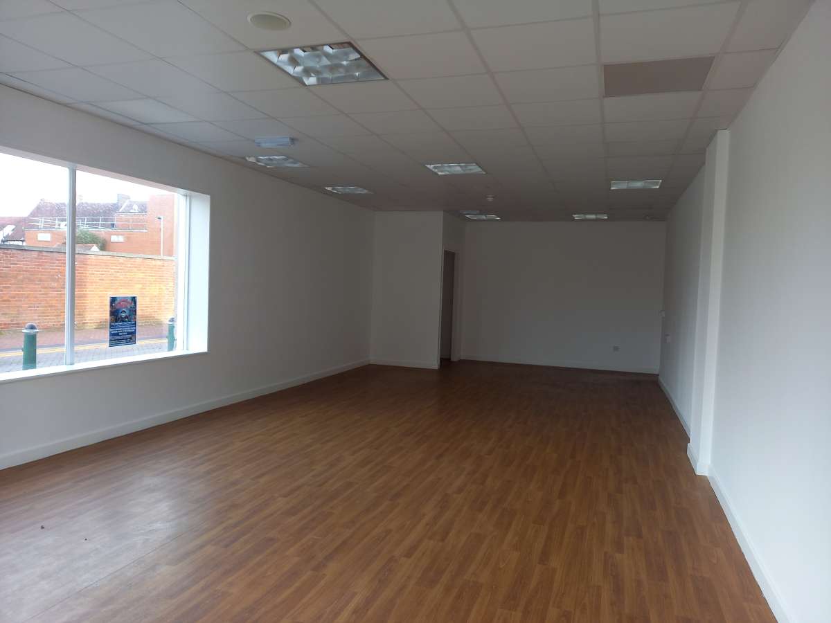 Retail/Shop in Letchworth Garden City - photo 2