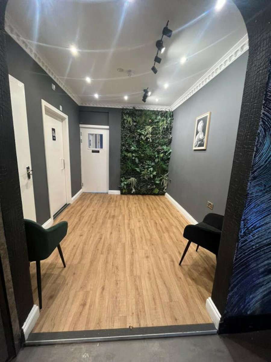 Retail/Shop in Ashford - photo 3