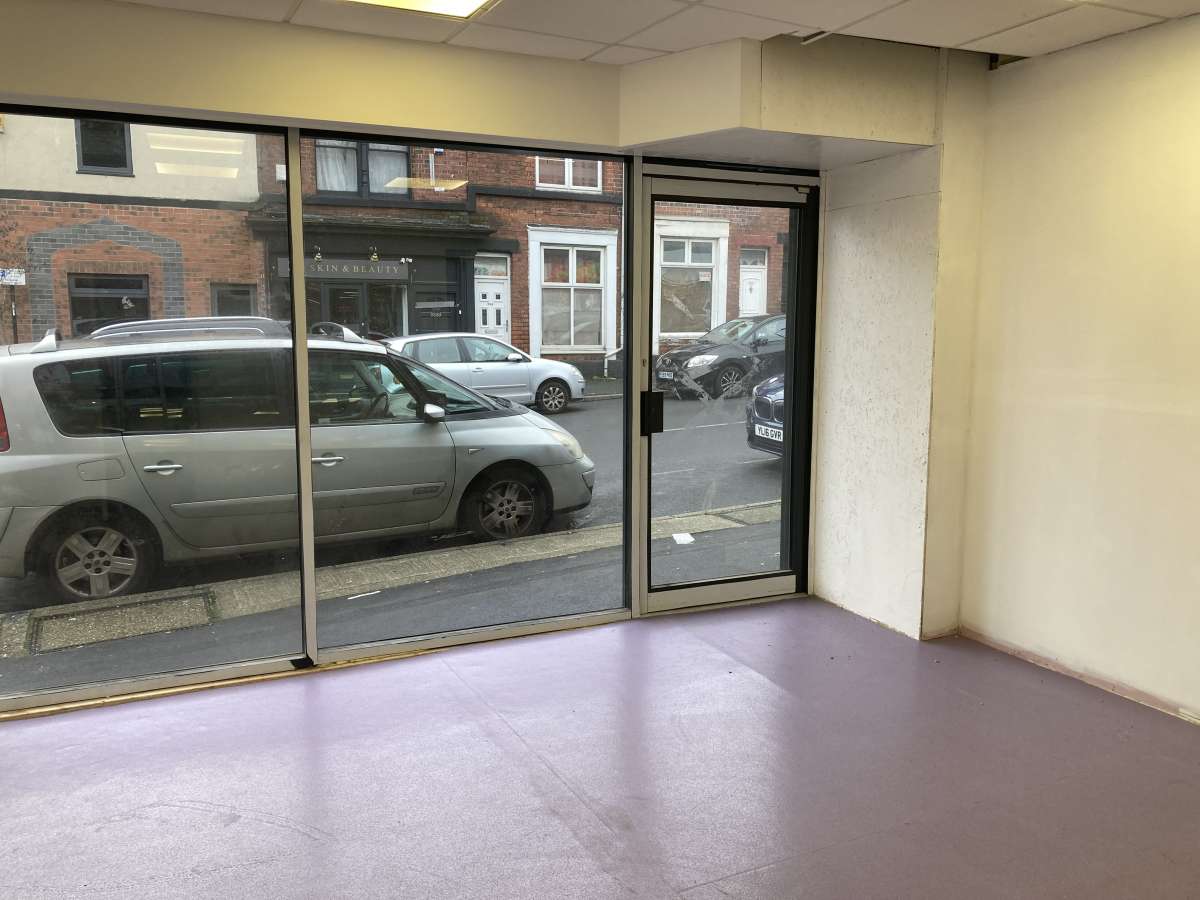 Retail/Shop in Sheffield - photo 2