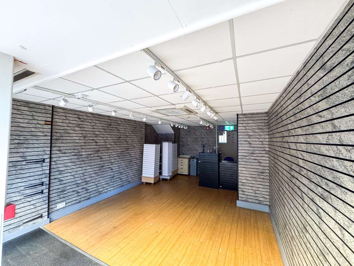 Retail/Shop in Newquay - photo 2