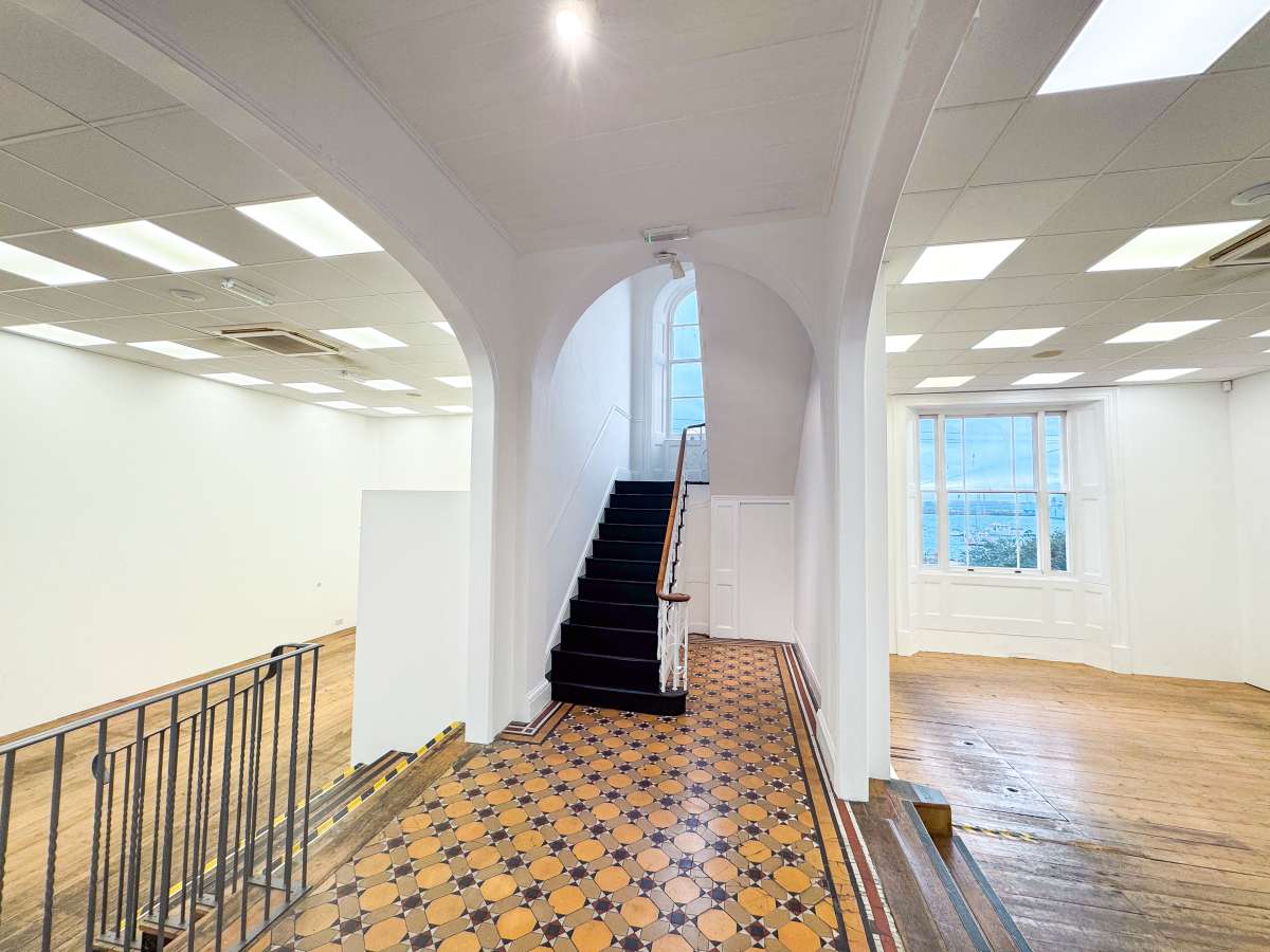 Retail/Shop in Falmouth - photo 2