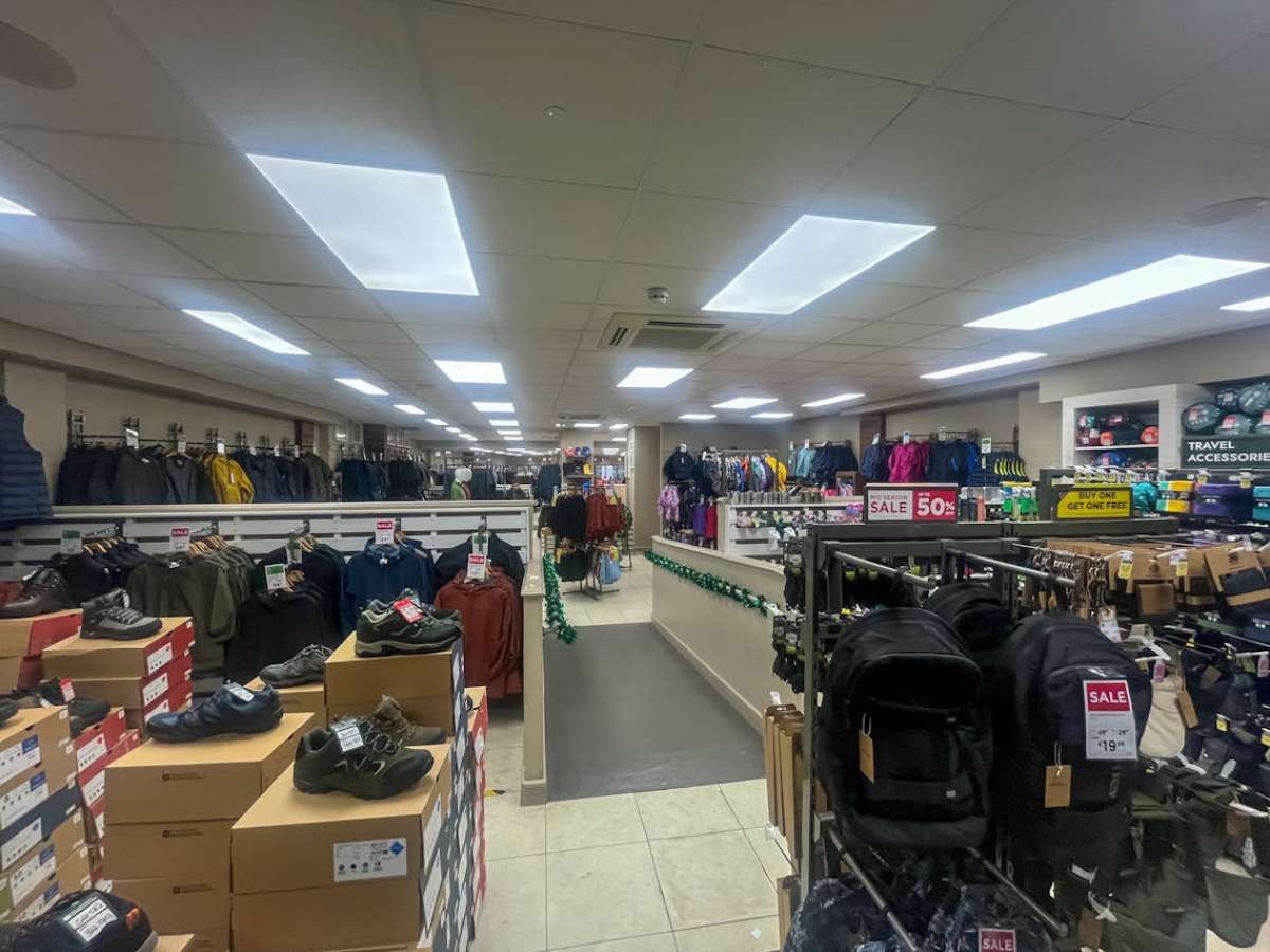 Retail/Shop in Lymington - photo 3