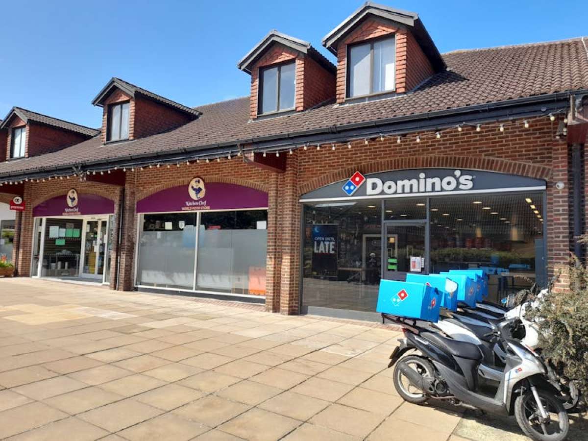 Retail/Shop in Basingstoke - photo 4