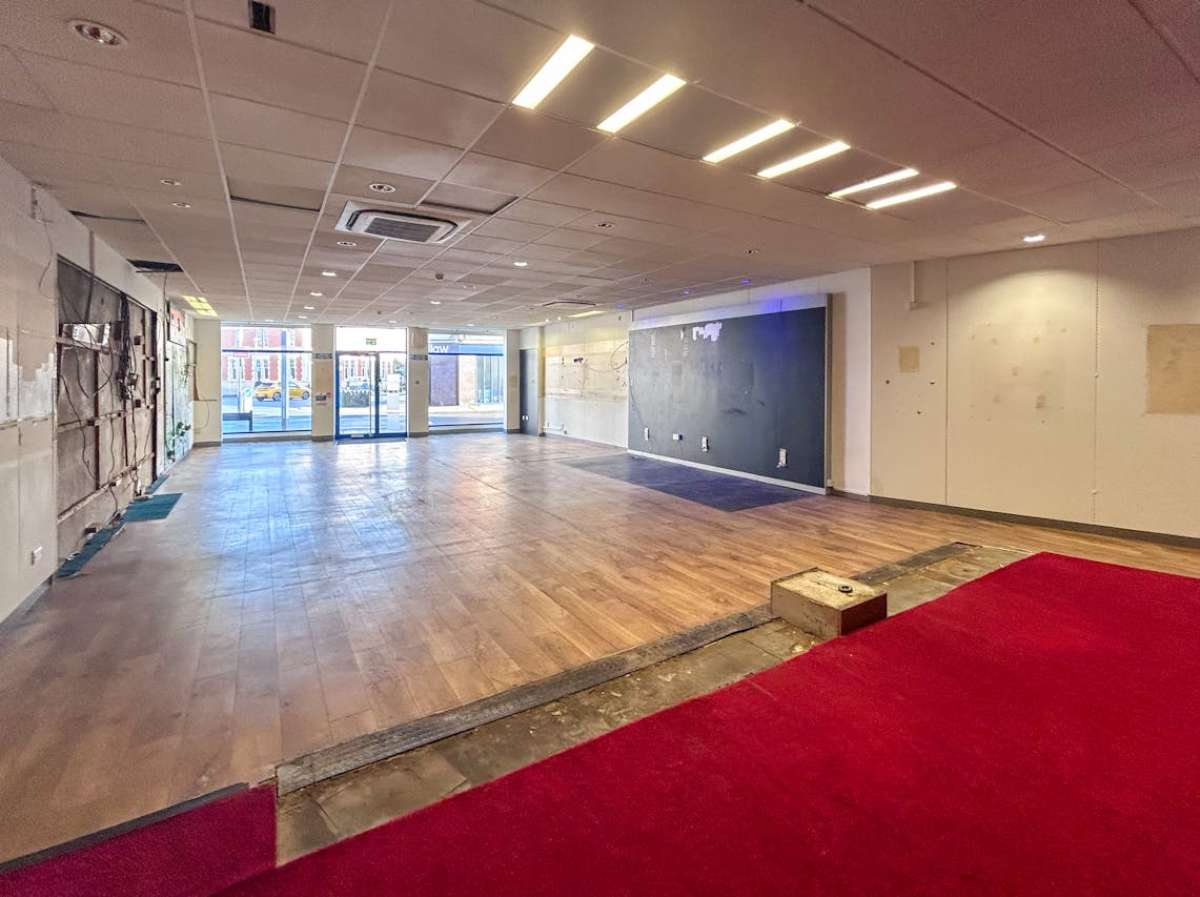 Retail/Shop in Bournemouth - photo 4