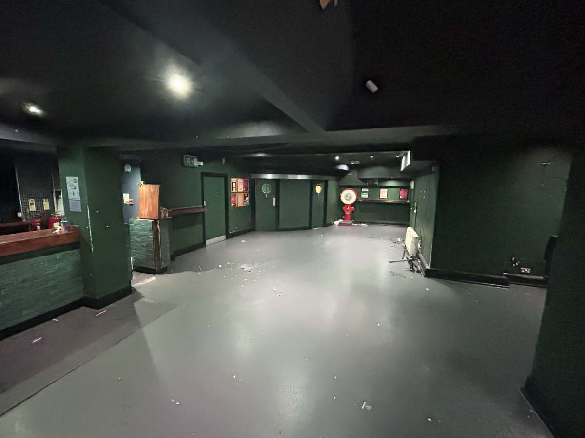 Retail/Shop in Manchester - photo 3