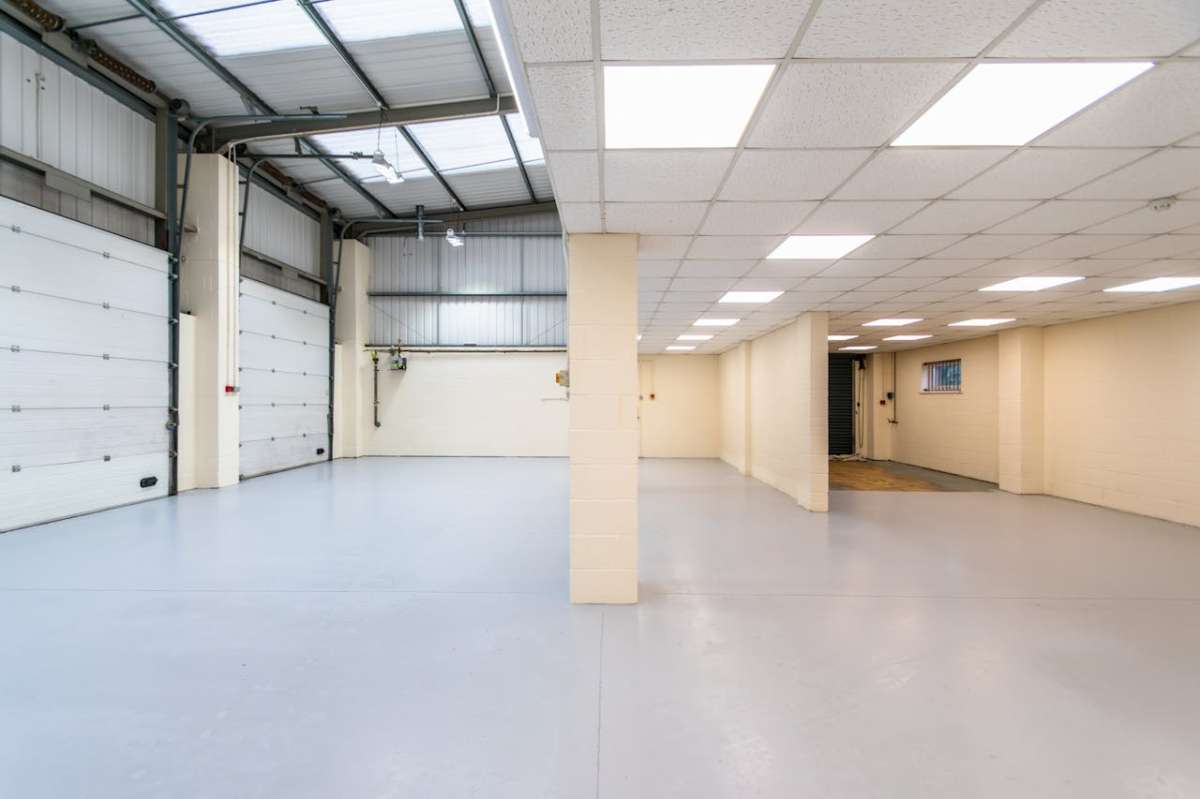 Retail/Shop in Dorchester - photo 2