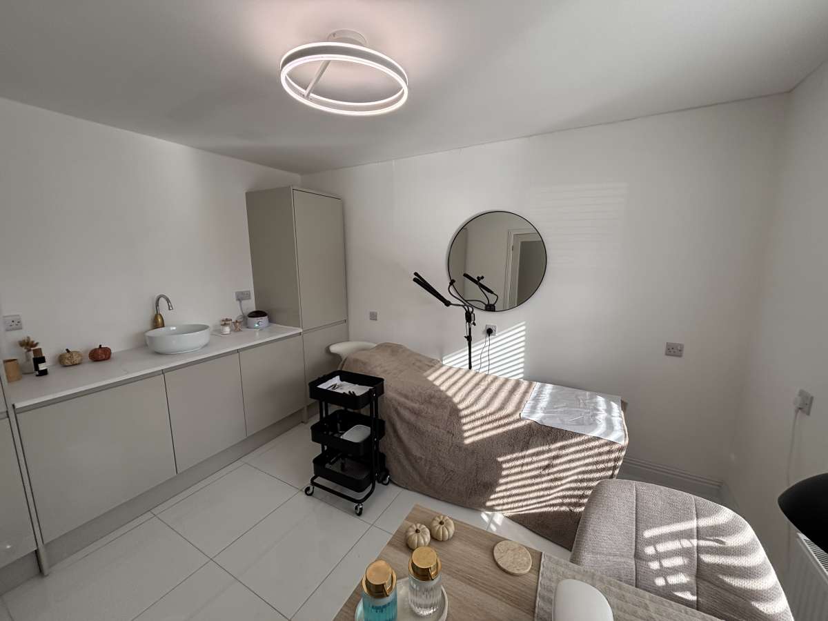 Retail/Shop in Hemsworth - photo 3