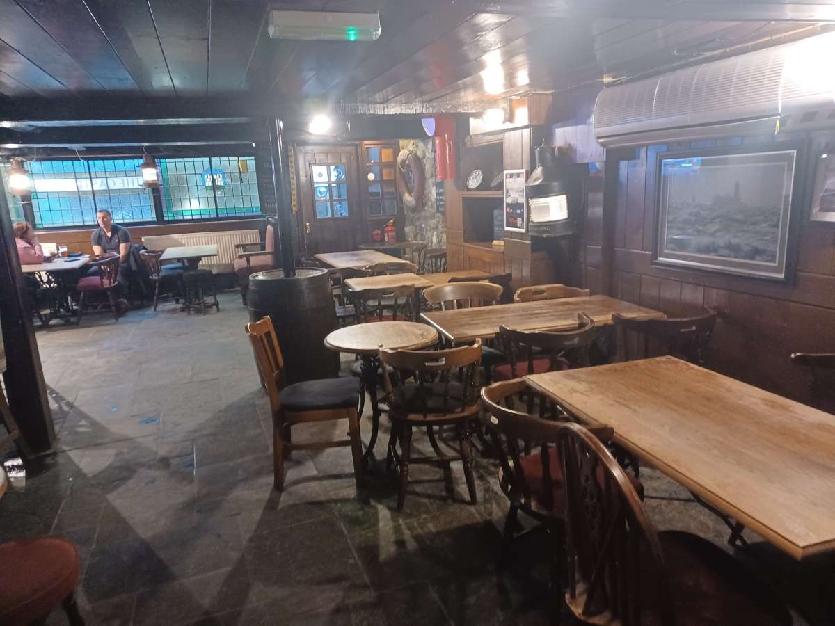 Retail/Shop in St. Ives - photo 4