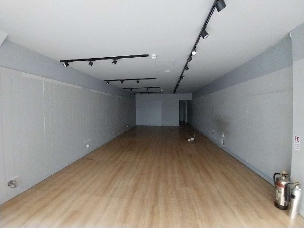 Retail/Shop in Brighton - photo 2