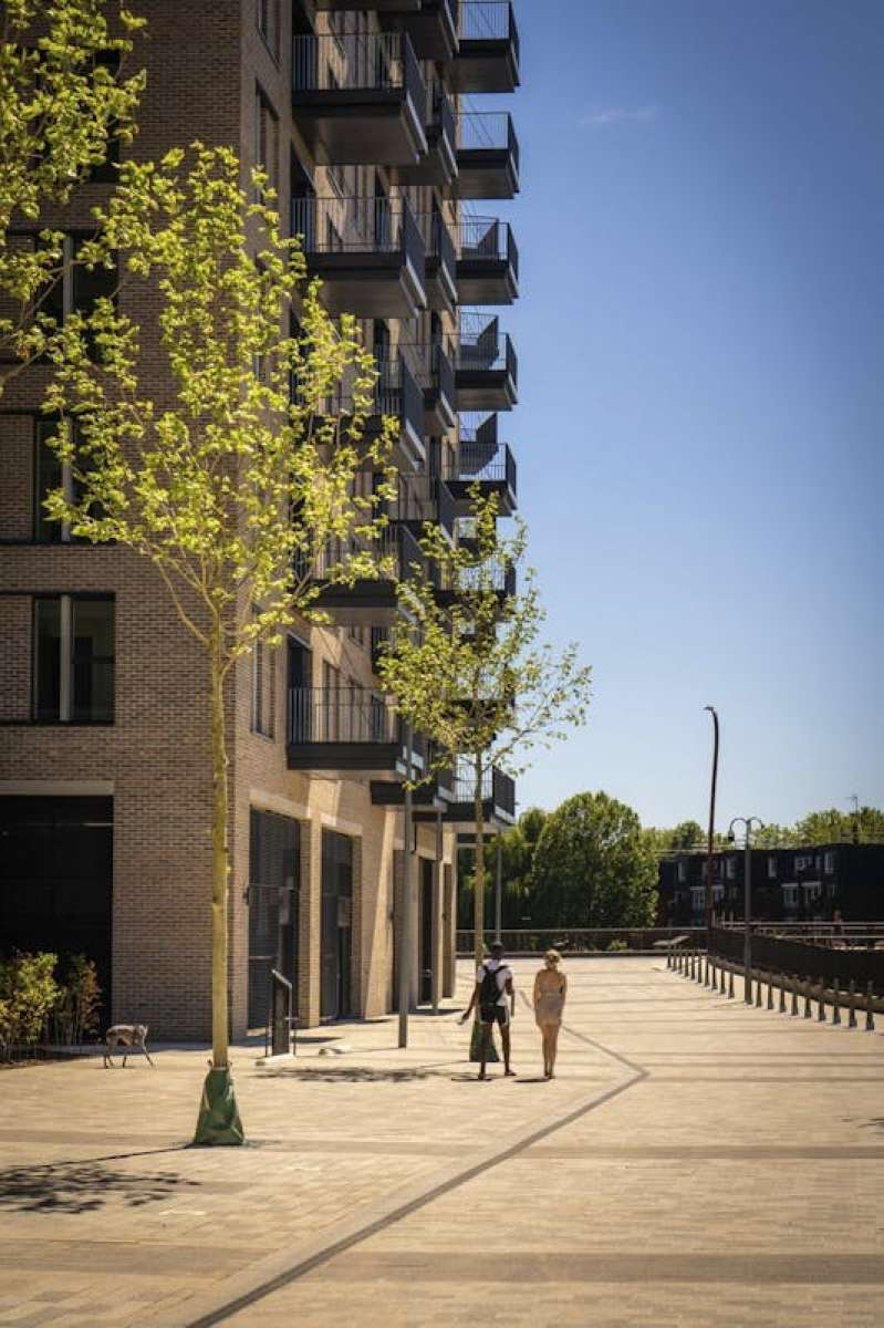 Retail/Shop in London - photo 4