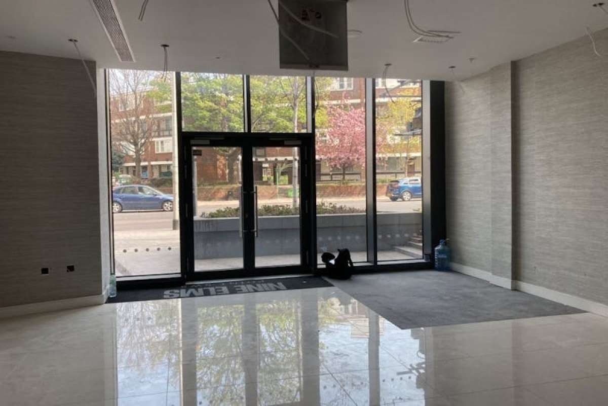 Retail/Shop in London - photo 3