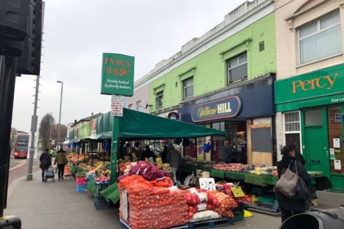 Retail/Shop in London - photo 4