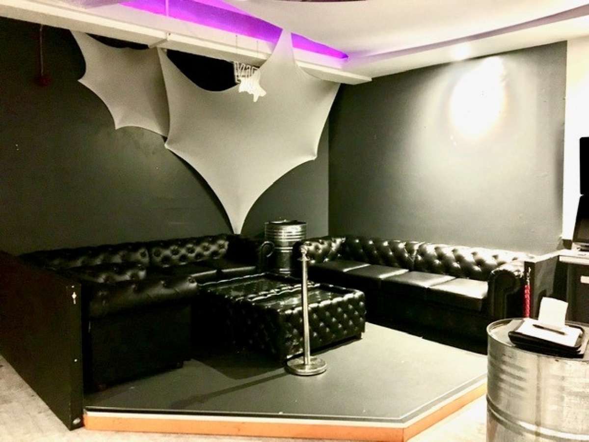 Retail/Shop in Plymouth - photo 4