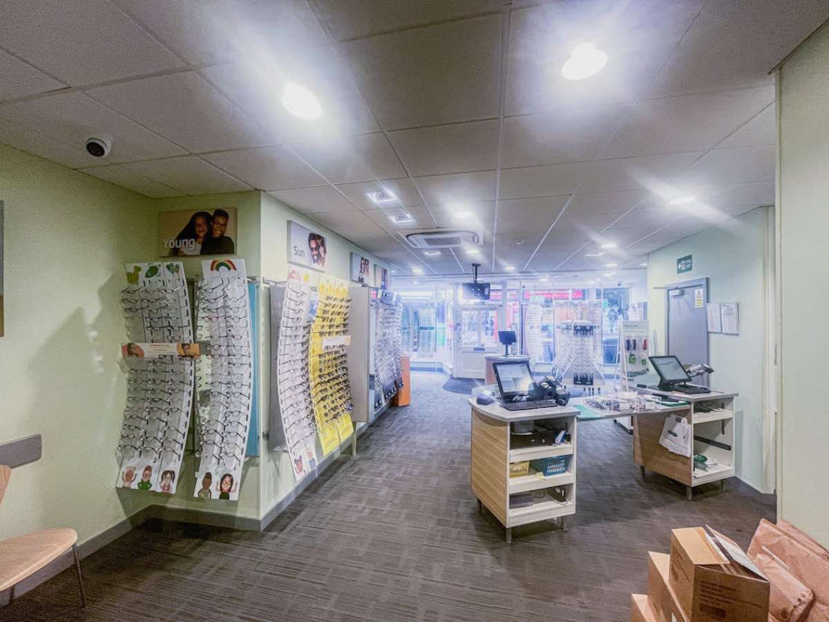 Retail/Shop in Bournemouth - photo 3