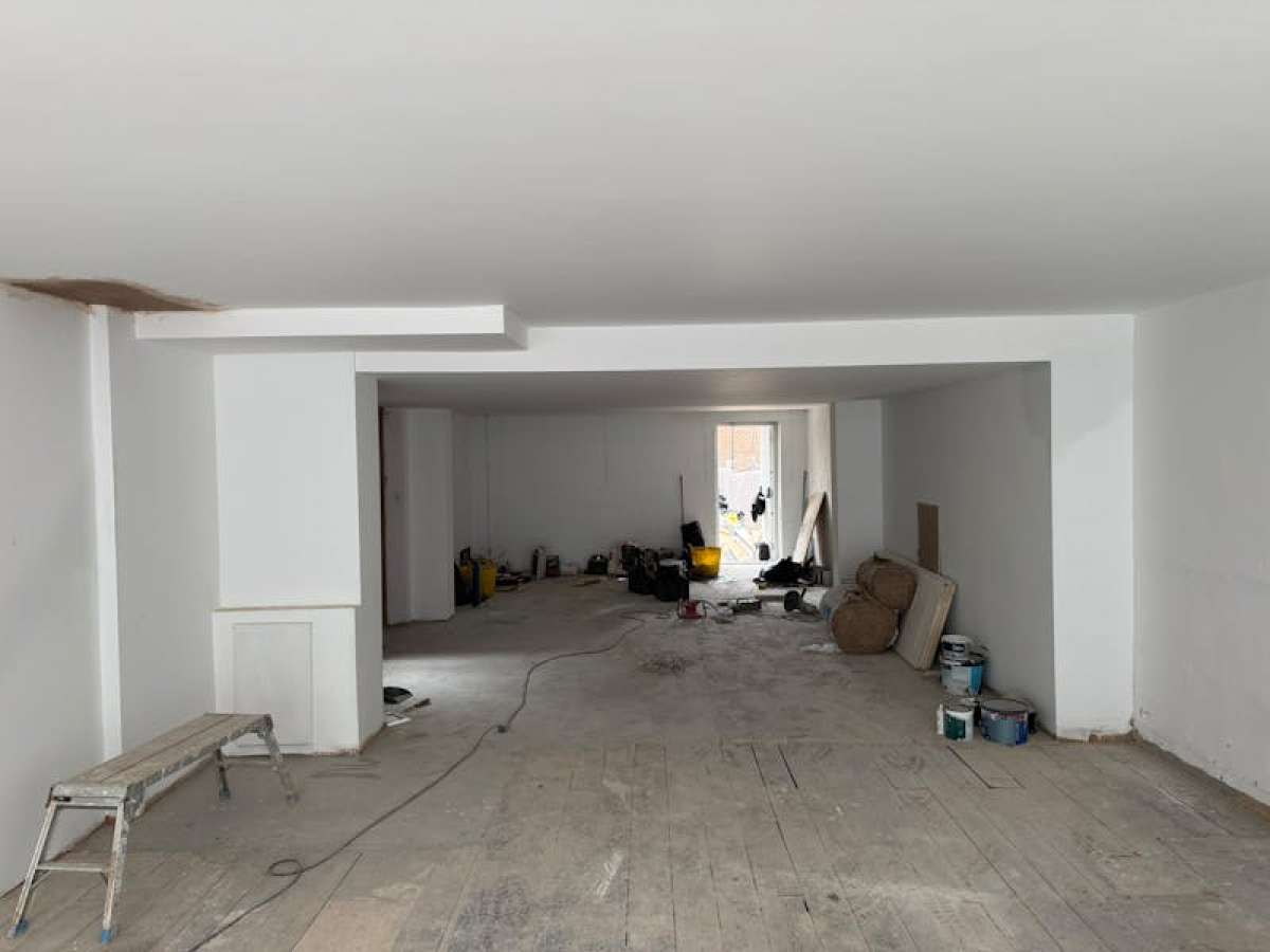 Retail/Shop in Weybridge - photo 3