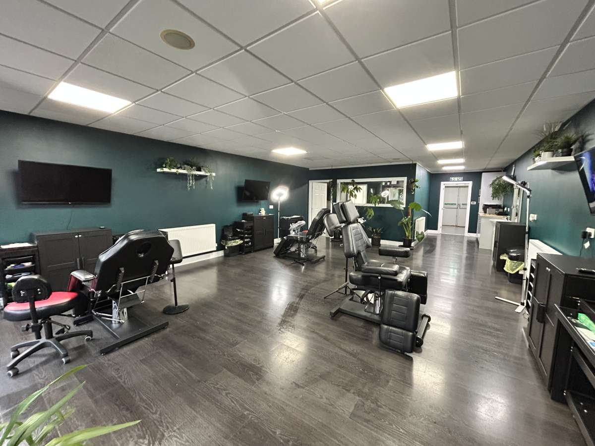 Retail/Shop in Bristol - photo 2