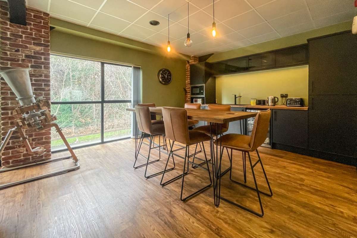 Retail/Shop in Poole - photo 4