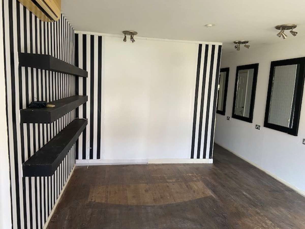 Retail/Shop in Great Yarmouth - photo 4